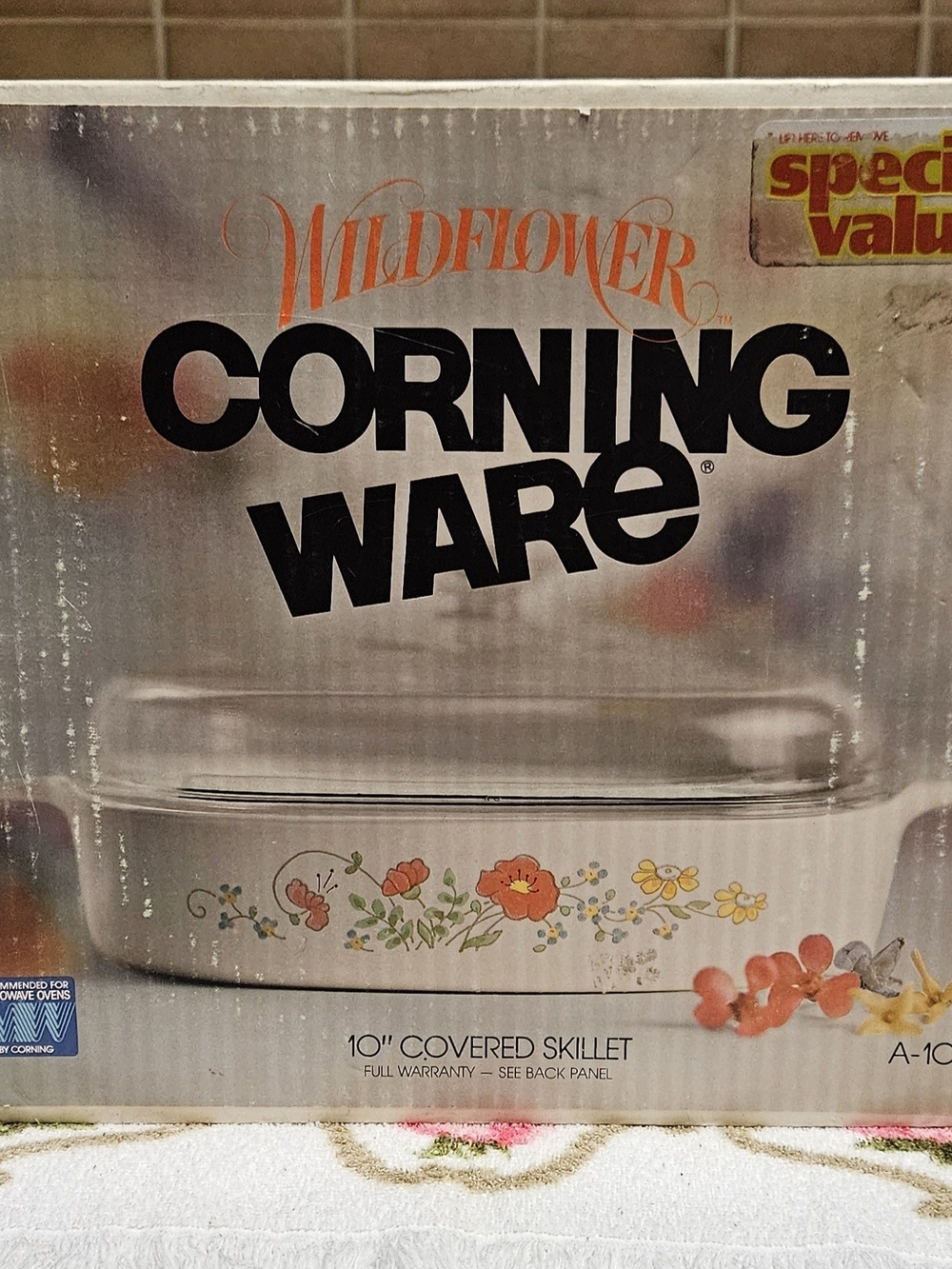New In Box! Wildflower Corningware 10" Skillet